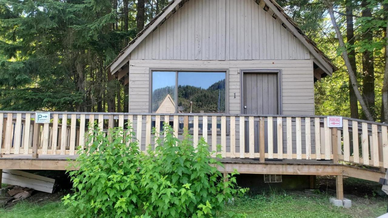 Sicamous Rv & Cabin Resort Malakwa Εξωτερικό φωτογραφία